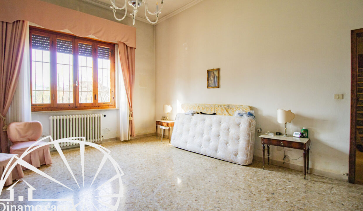 Dinamo Casa - RIF. DC265 - Quarrata. Baiadera libera su tre lati di 140 mq