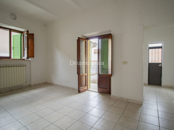 San Giusto. Ampio Terratetto con Spazi Esterni Privati e Locali Accessori | RIF. DC398