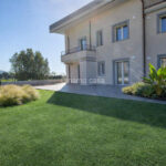 Galceti. Appartamento piano terra con giardino di 350 mq. Nuovo | RIF. DC620