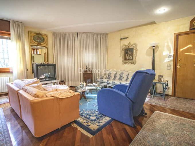 SANTA LUCIA. VILLA D'EPOCA DI 5 VANI CON GIARDINO E TAVERNA | RIF. DC680
