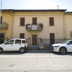TAVOLA. IN ESCLUSIVA TERRATETTO 5 VANI CON BALCONE E RESEDE PAVIMENTATA | RIF. MB200