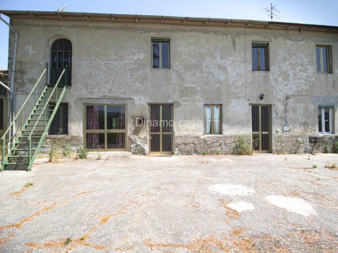 TAVOLA. PORZIONE COLONICA AL 1 PIAN CON POSTO AUTO. | RIF. MB280