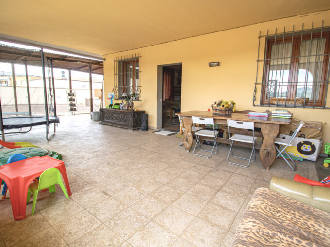 POGGIO A CAIANO. APPARTAMENTO 1 PIANO CON 3 CAMERE E TERRAZZA ABITABILE. | RIF. DC339
