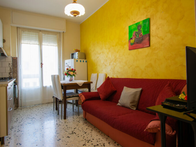 BILOCALE OTTIMO STATO PIANO TERZO | RIF. RB146