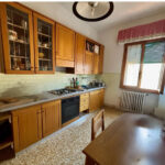 Appartamento 6 Vani - libero su 4 lati - Piano Primo - da ristrutturare | RIF. DC233