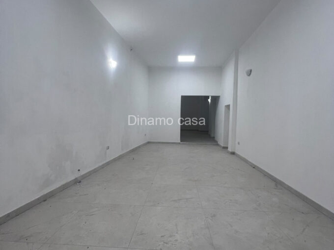 CENTRO STORICO. FONDO COMMERCIALE RISTRUTTURATO DI 100 MQ CON CANNA FUMARIA. | RIF. DC105